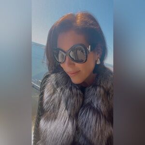 $1K Valentino Garavani V gold III Japan oversized butterfly black sunglasses bag